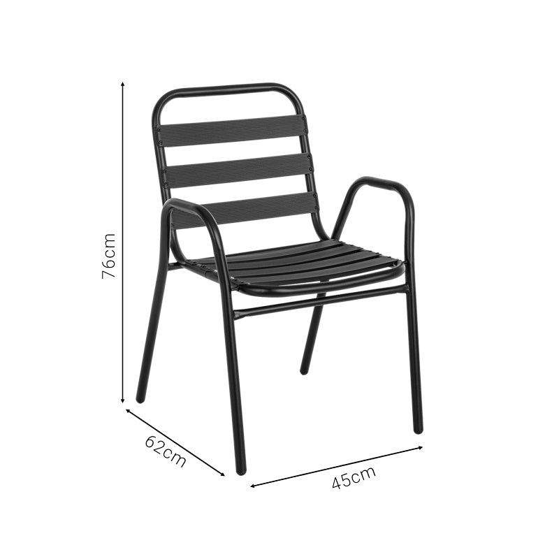 Модерна, естетска и уникатна лоунџ фотелја Armchair Kadeic со stackable функција, изработена од зајакнат метал во нијанса на префинет шампањ и седиште од алуминиумски летви