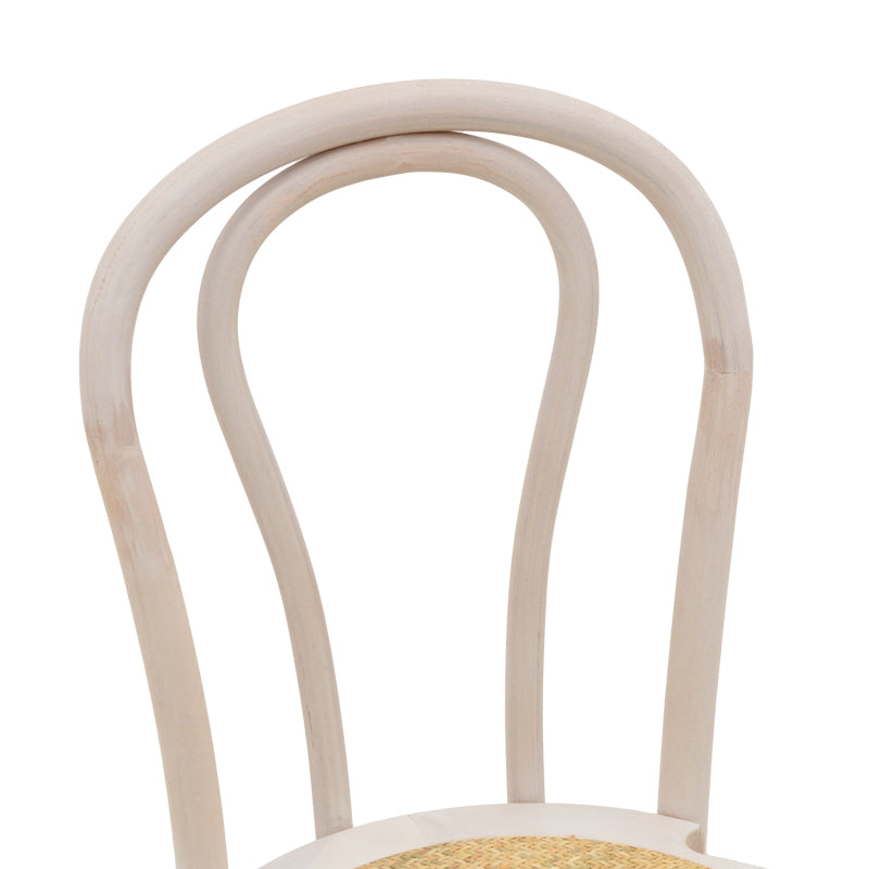 Модерен, естетски и уникатен виенски дрвен стол Vienna stackable Chair Maric од тешка букова конструкција во бело-испрана нијанса со органско седиште од природен ратан