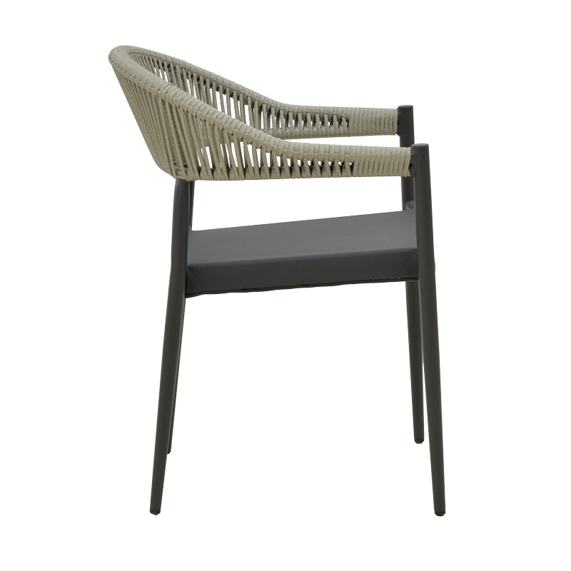 Модерен, естетски и уникатен редечки градинарски стол Aluminum armchair Queen во комплетна мат антрацит темно сива изведба со дишечко текстилен седиште