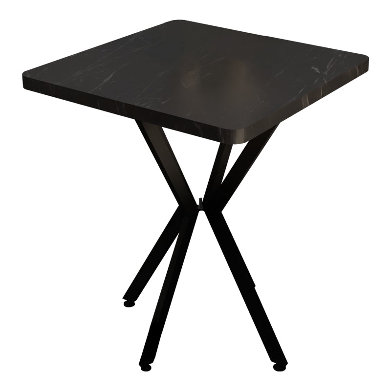 Модерна, естетска и уникатна коцкаста трпезариска маса Table Kassel со горна плоча во луксузен декор на црн мермер и стабилна црна метална база