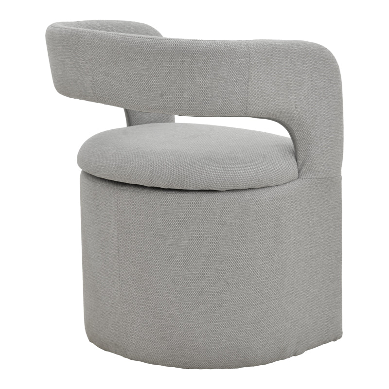 Модерна лоунџ трпезариска фотелја Armchair Umben со паметна ергономска форма, наслони за раце и мека мат ткаенина во сиво-беж нијанса врз стабилна темна база