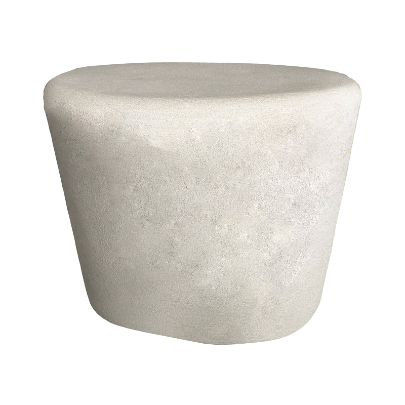 Модерна, естетска и уникатна тркалезна помошна маса Side Table Rigic во чиста бела боја со мазна горна површина и стабилна паметна архитектура