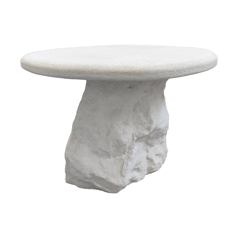 Модерна, естетска и уникатна тркалезна помошна маса Side Table Ridge во чиста бела боја со мазна горна површина и стабилна паметна архитектура