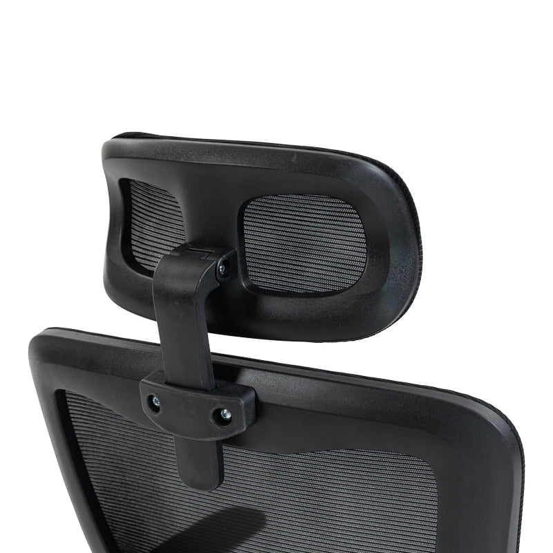 Модерна црна директорска канцелариска столица Director's Office Chair Umberex со анатомски наслон од дишлива мрежа, потпирачи за раце и засилена петкрака база на тркалца