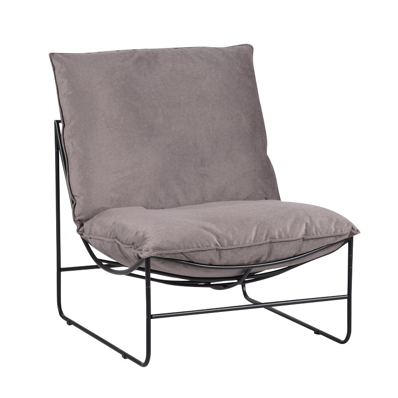 Модерна, естетска и уникатна лоунџ фотелја Armchair Ionaar со длабоко ергономско седиште од густо ткаена сива ткаенина и стабилни црни метални ногарки