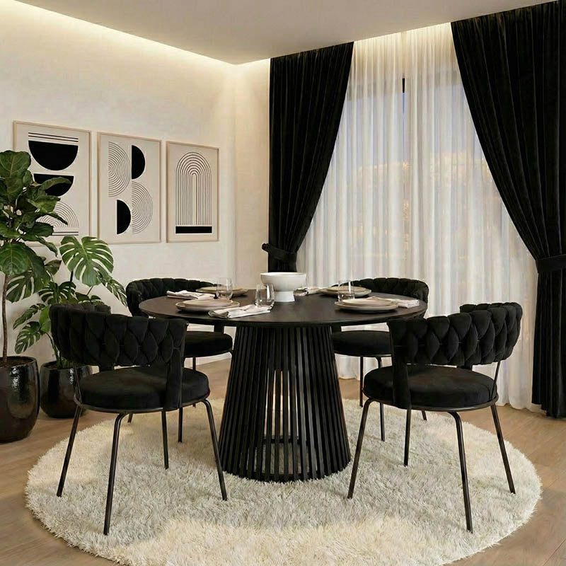 Модерна минималистичка трпезариска маса Table Wedge со кружна плоча од зајакнат мат црн медијапан и стабилна, геометриска лоунџ основа