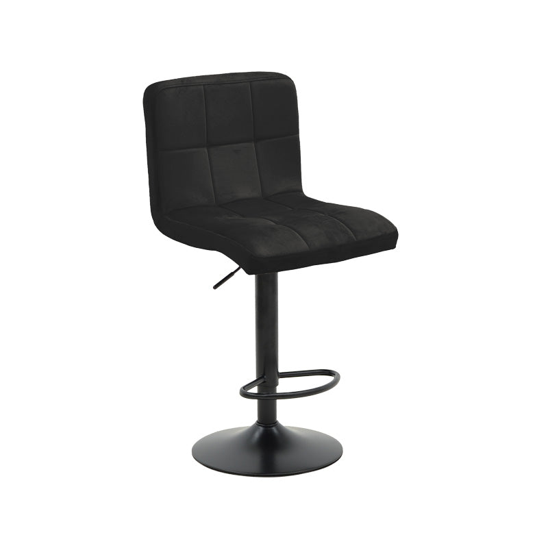 Модерна лоунџ барска столица Bar Stool Welic обложена со премиум црно кадифе, опремена со висински прилагодлив механизам и стабилна кружна мат црна основа